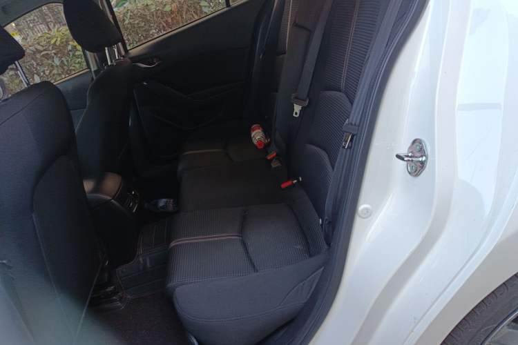 Used Mazda 3 Axela 2017 Hatchback 2.0L Automatic Luxury Model China VI Standard