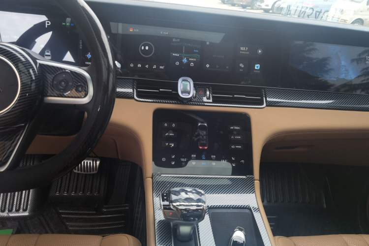 Used Li Auto ONE 2020 Extended-Range 6-Seater Version Audio And AC Panel