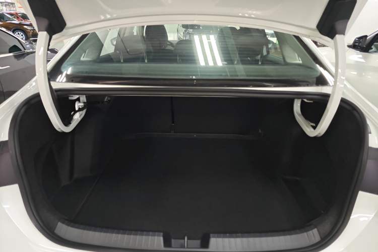 Used Volkswagen Sagitar 2026 Model L 300TSI DSG Luxury Version Trunk