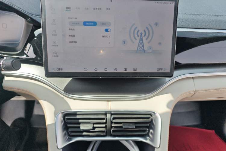 Used BYD Song PLUS New Energy 2023 Champion Edition EV 520KM Prestige Model Audio And AC Panel