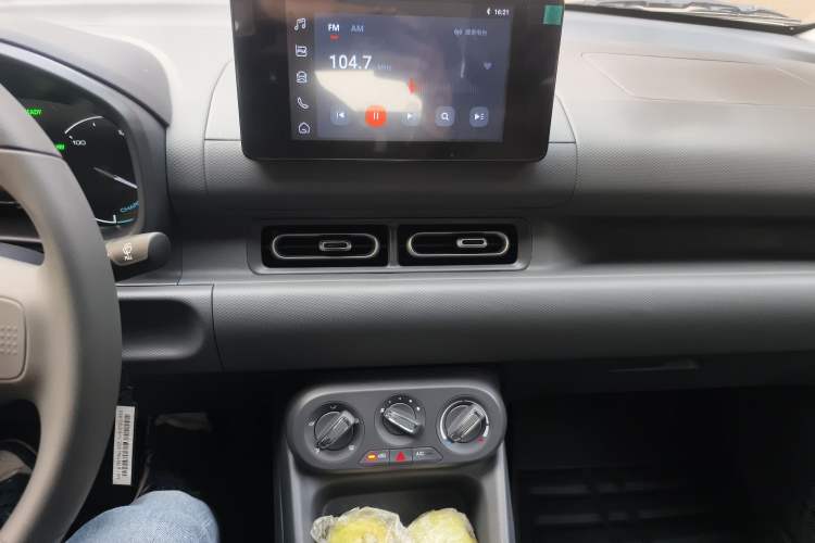 Used Wuling Hongguang New Energy 2025 Extended-Range Hybrid 50 km Standard Version