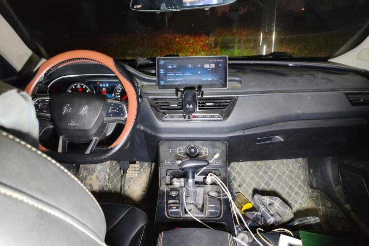 Used Hongqi H5 2018 30TD Smart Connect Dynamic Edition Audio And AC Panel