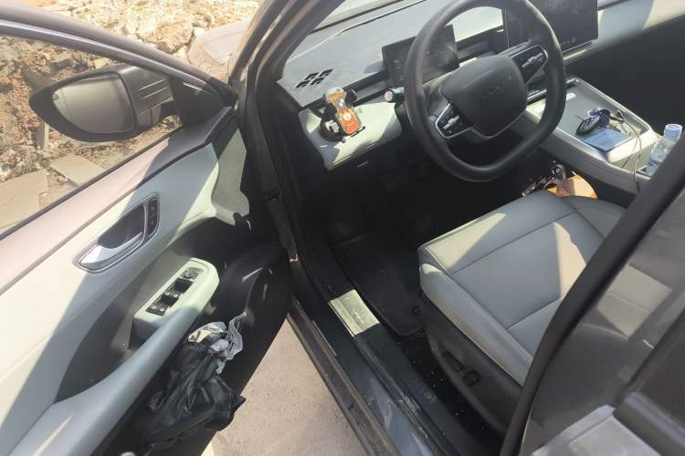 Used Roewe D6 2025 450km Deluxe Edition
