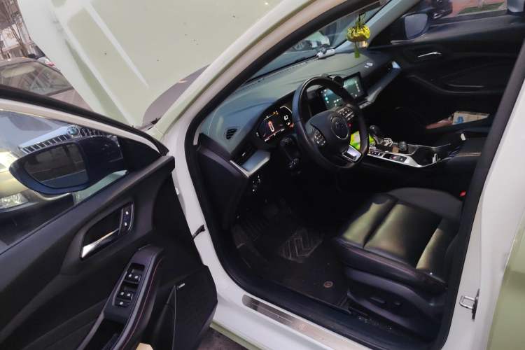 Used MG 5 2022 180 DVVT CVT Youth Flagship Edition