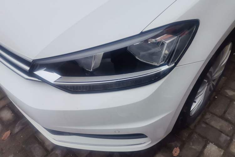 Used Volkswagen Touran 2021 Touran L 280TSI DSG Comfort Edition 7 Seats Left Front Headlight