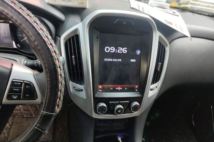 Used JMC Yusheng S350 2013 2.4T Manual Two-Wheel Drive Diesel Luxury Edition 5 Seats Audio And AC Panel