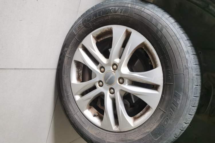 Used Haval H6 2015 Upgraded Model 1.5T Manual Two-Wheel Drive Elite Version Right Front Wheel Hub