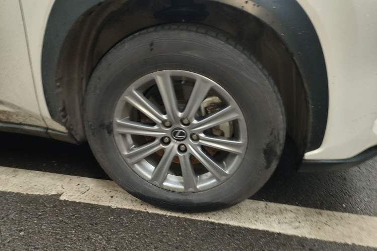 Used Lexus NX 2018 300 Front-Drive Freeline Edition