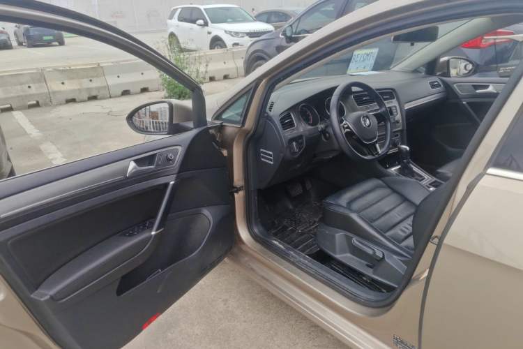 Used Volkswagen Golf 2014 1.6L Automatic Comfort Model
