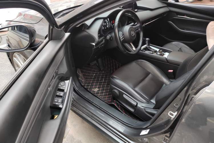 Used Mazda 3 Axela 2021 2.0L Automatic Zhiya Edition Driver Seat