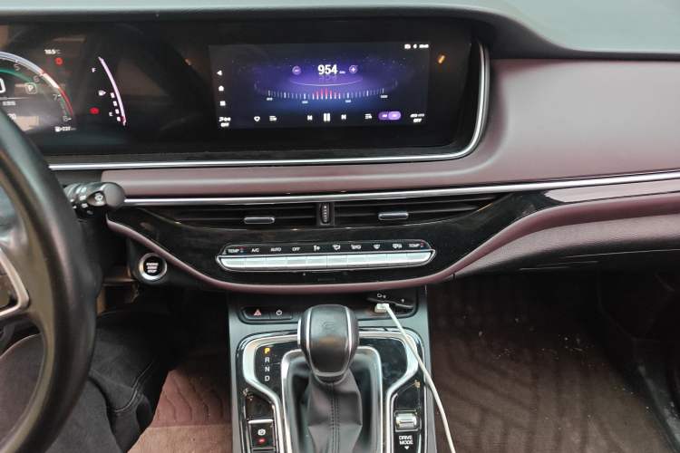 Used GAC Trumpchi M6 2021 PRO 270T Automatic Luxury Edition Audio And AC Panel