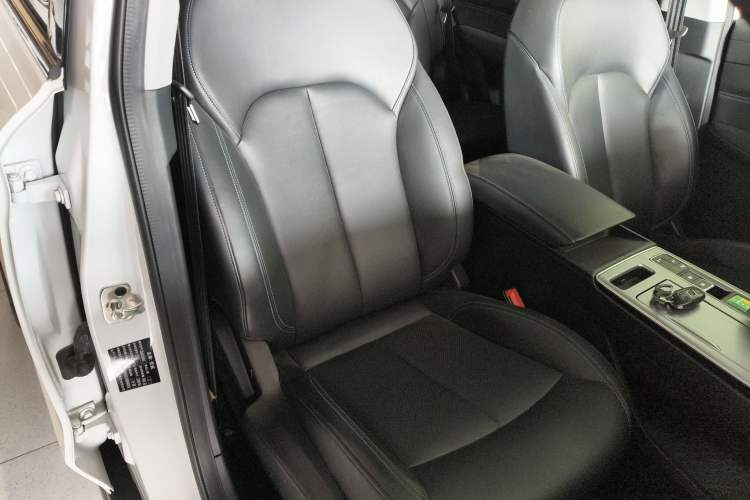 Used Roewe RX5 2020 PLUS 300TGI Automatic Ali National Trend Flagship Edition
