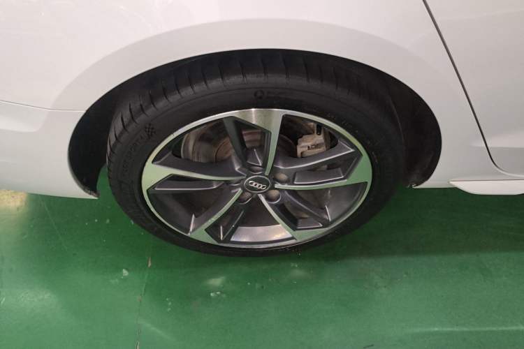 Used Audi A4L 2020 40 TFSI Fashionable and Elegant Model