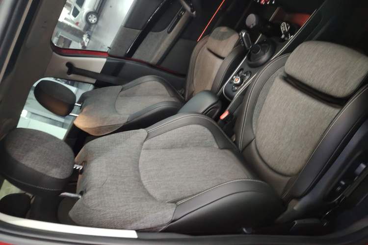 Used MINI Countryman 2018 1.5T COOPER Artist