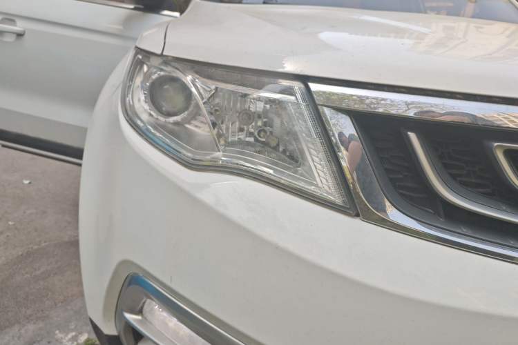 Used Geely Auto Emgrand X7 Sport 2016 1.8TD Automatic Smart Connectivity Version Right Front Headlight