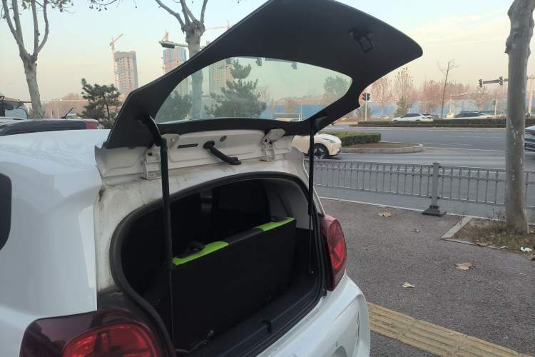 Used Roewe Clever 2021 302 km New Four-Seater Super-Efficient Version
