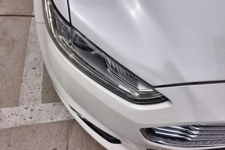 Used Ford Mondeo 2013 2.0L GTDi 200 Luxury Model Right Front Headlight