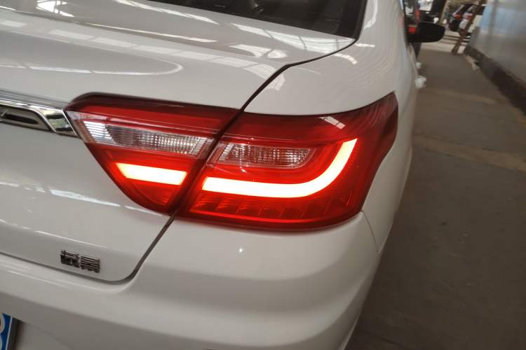 Used Geely Auto Vision 2018 1.5L Automatic Happiness Edition Exterior 3