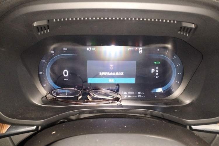 Used Volvo XC60 New Energy 2025 Plug-in Hybrid Long-Range All-Wheel Drive Smart & Luxurious Edition
