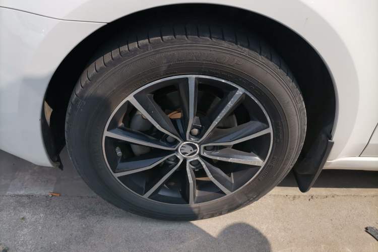 Used Skoda Octavia 2017 1.6L Manual Smart Drive Edition
