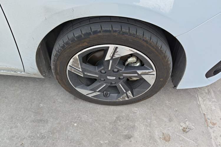 Used Geely Auto Emgrand L HiP 2022 1.5TD-DHT Pro 100KM Super Rui Right Front Wheel Hub