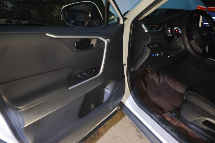 Used Toyota RAV4 2021 2.0L CVT Two-Wheel Drive Urban Edition
