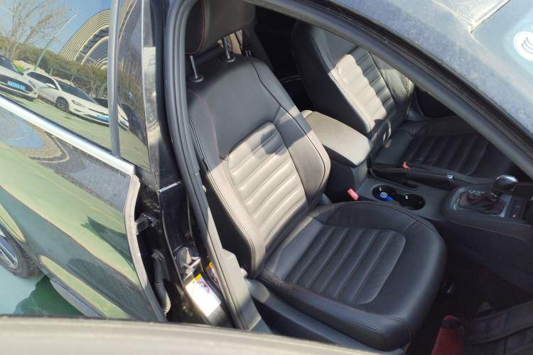 Used Volkswagen Sagitar 2013 2.0 TSI GLI