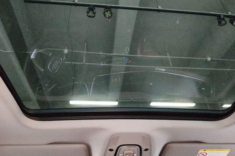 Used Audi Q5L 2022 Updated Version 40T Luxury Elegant Edition Headliner