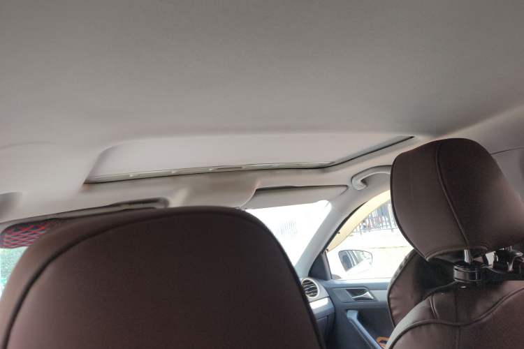 Used Volkswagen Jetta 2013 1.6L Manual Comfort Model Headliner