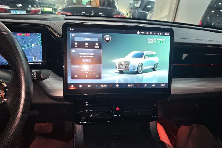 Used GAC Trumpchi GS8 2022 Dual-Engine Series 2.0TM Two-Wheel Drive Prestige Edition (7 Seats) Audio And AC Panel