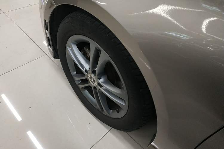 Used Mercedes-Benz A-Class 2020 Second Facelift A 180 L Sport Sedan Left Front Wheel Hub