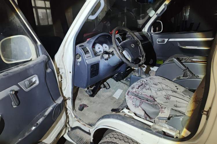 Used King Long Golden Way 2015 2.0L Value-Packed Practical Version 4G21B