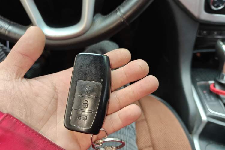 Used JMC Yusheng S350 2013 2.4T Automatic 2WD Diesel Luxury Edition 5 Seats
