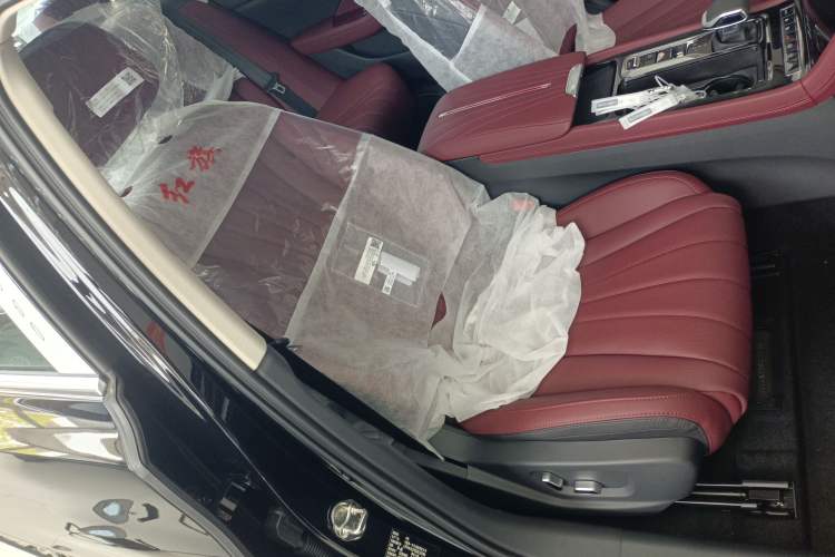 Used Hongqi H5 2025 2.0T Automatic Flag Edition – 500 000 Units Commemorative Version