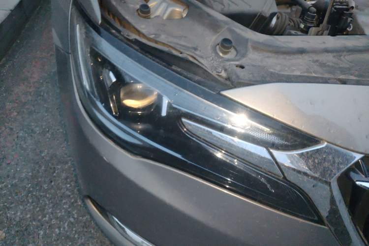 Used Buick GL6 2018 18T 6-Seater Prestige Model Right Front Headlight