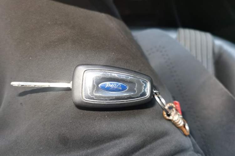 Used Ford Focus 2012 Sedan 1.6L Automatic Fashion Edition
