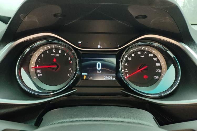 Used Chevrolet Orlando 2020 Light Hybrid Redline 530T Automatic Enjoyment Edition (5+2 Models)