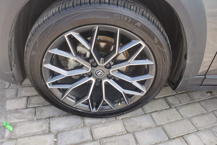 Used CHANGAN UNI-T 2022 1.5T Prestige Version Left Front Wheel Hub