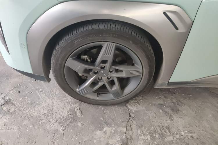 Used AION Y 2022 Plus 70 Tech Edition