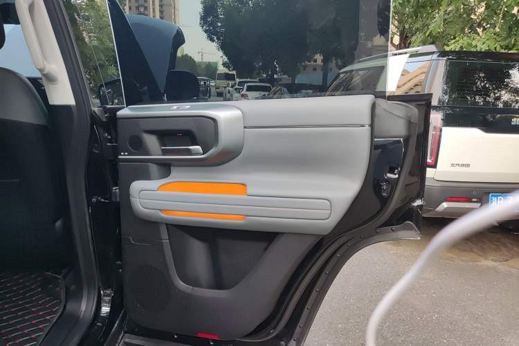 Used BAIC Off-Road BJ40 2024 2.0T All-New Urban Hunter Edition Chivalrous Style