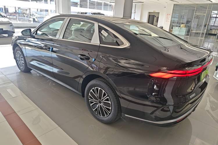 Used Geely Galaxy Stellar 6 2026 Model 60km Sailing Edition
