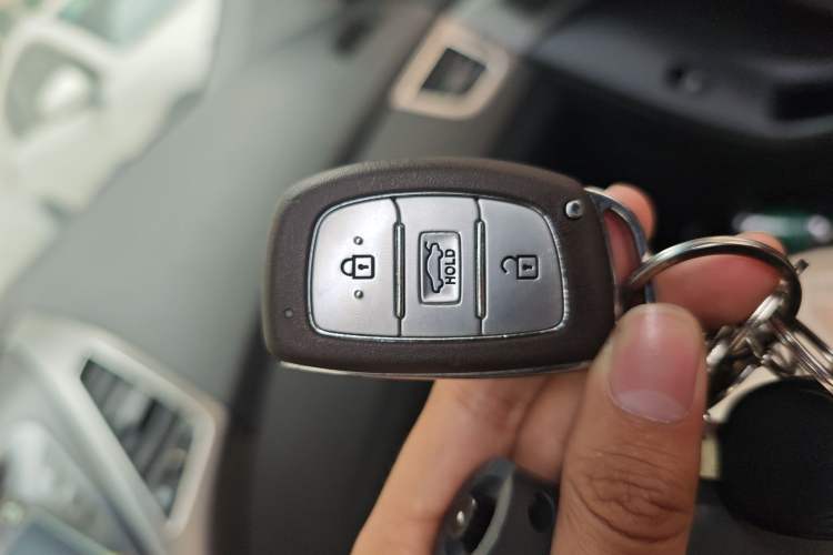 Used Hyundai Elantra (5th Generation / Langdong) 2015 1.6L Manual Leading Model