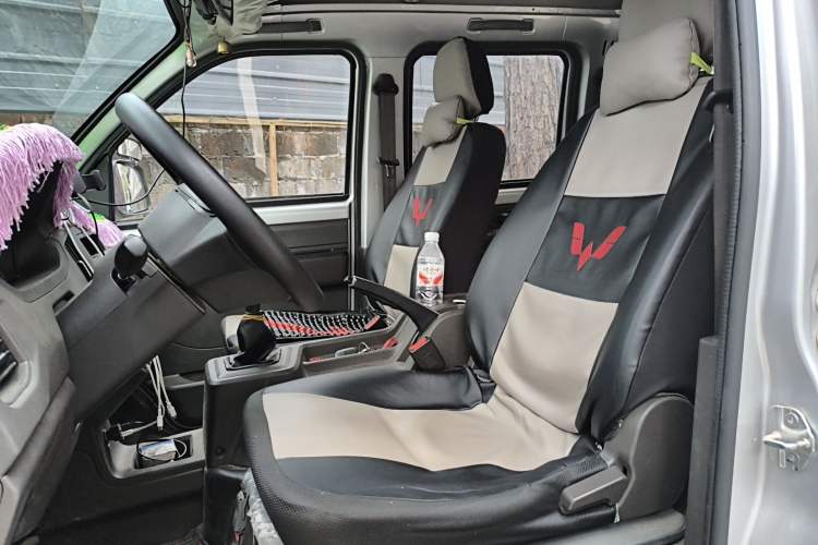 Used Wuling Rongguang New Truck 2023 1.5L Double-Cab Basic Version LAR Left Front Seat