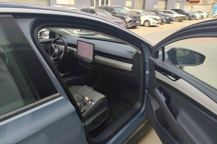 Used Volkswagen ID.7 VIZZION 2024 AIR model Right Front Seat