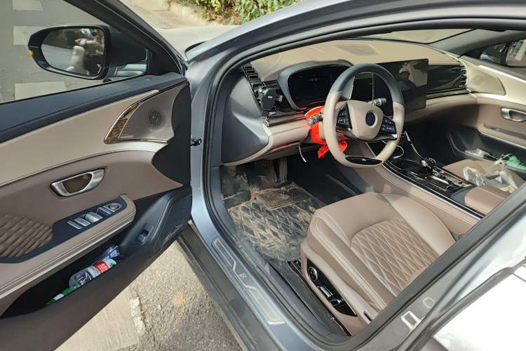 Used BYD Han 2023 EV Champion Edition 605KM Front-Drive Premium Model
