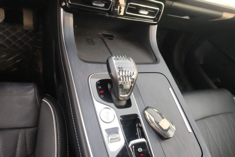 Used GAC Trumpchi GS8 2024 Linghang Series 2.0 TGDI Two-Wheel Drive Luxury Smart Connectivity Version
