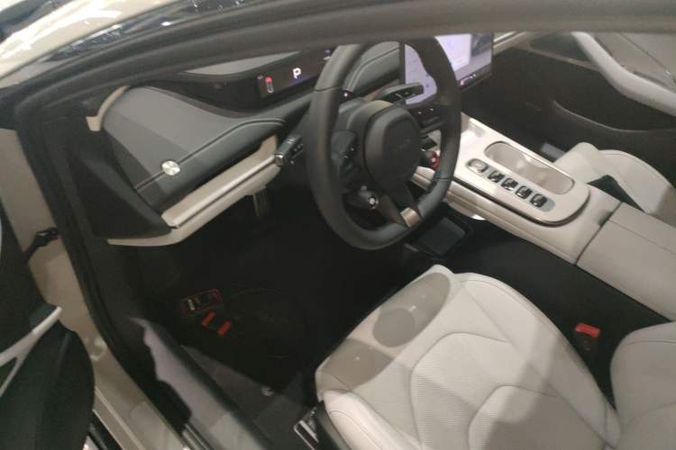 Used Xiaomi Auto SU7 2024 Four-Wheel-Drive Max Founder's Edition