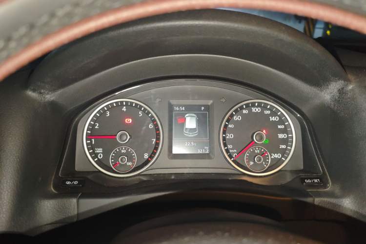 Used Volkswagen Tiguan 2015 2.0 TSI Automatic All-Wheel Drive Luxury Edition