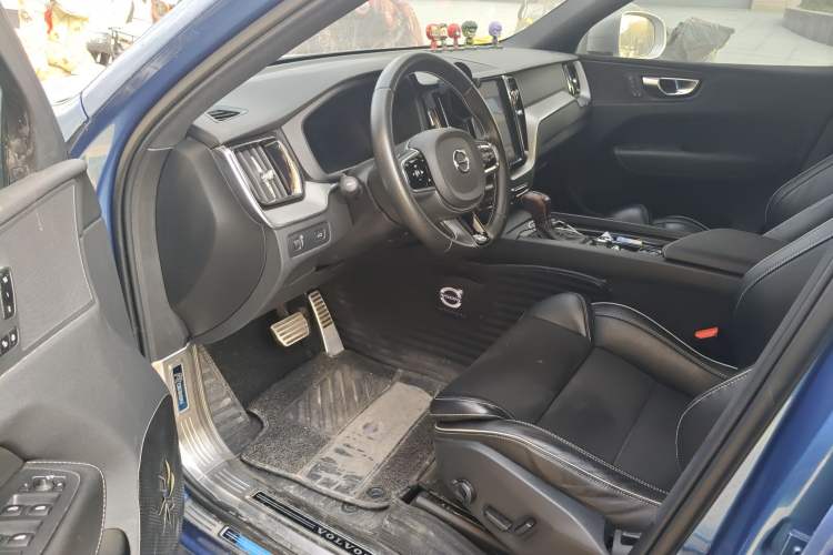Used Volvo XC60 2019 T5 4x4 Zhiyuan Sport Edition China V Standard