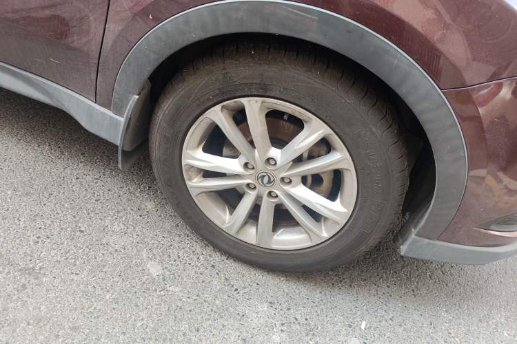 Used Dongfeng Fengon 580 2016 Revised Version 1.5T CVT Comfort Edition Right Front Wheel Hub